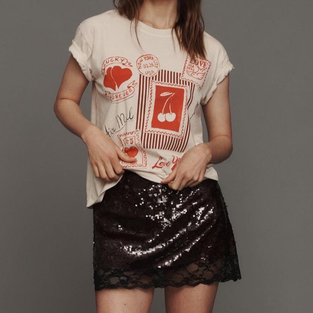 Vintage-Inspired Graphic Tee Valentines Postal stamp- Cream and Red‎